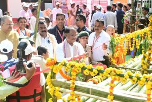 मुख्यमंत्री ने भोंगापाल में बांस नौका विहार केंद्र का किया शुभारंभ मुख्यमंत्री ने भोंगापाल में बांस नौका विहार केंद्र का किया शुभारंभ