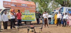 कृषि विज्ञान केंद्र सुरगी के वैज्ञानिक दे रहे नवीन कृषि तकनीक की जानकारी