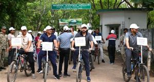  पर्यावरण दिवस पर साइकिल रैली से कलेक्टर एवं डीएफओ ने दिया पर्यावरण बचाने का संदेश