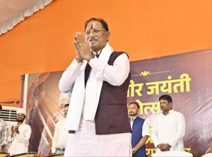 मुख्यमंत्री सोनपैरी में आयोजित कबीर जयंती समारोह एवं गौ ग्राम जन जागरण यात्रा के समापन कार्यक्रम में हुए शामिल मुख्यमंत्री सोनपैरी में आयोजित कबीर जयंती समारोह एवं गौ ग्राम जन जागरण यात्रा के समापन कार्यक्रम में हुए शामिल