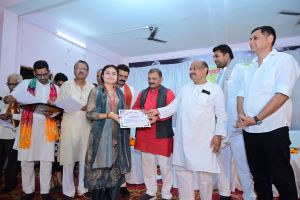 सरयूपारीण ब्राह्मण समाज ने मेधावी छात्रों, उत्कृष्ट अधिकारियों, पत्रकारों का किया सम्मान सरयूपारीण ब्राह्मण समाज ने मेधावी छात्रों, उत्कृष्ट अधिकारियों, पत्रकारों का किया सम्मान