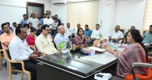 नगर निगम के कार्यालय में घुसकर उपद्रव करने की घटना अत्यंत निंदनीय और शर्मनाक है- महापौर नगर निगम के कार्यालय में घुसकर उपद्रव करने की घटना अत्यंत निंदनीय और शर्मनाक है- महापौर