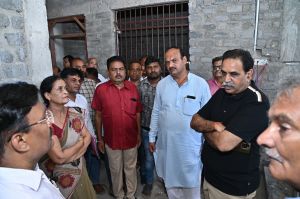  शाला भवन इतना अच्छा बनाएं कि लोग नगर निगम रायपुर का  कार्य याद रखें-  राजेश मूणत 