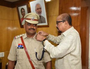  राज्यपाल की सुरक्षा में तैनात निरीक्षक के उप पुलिस अधीक्षक पदोन्नत होने पर स्टार सेरेमनी का आयोजन