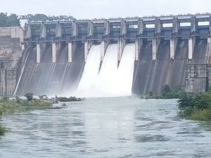 वर्षाकाल में बांध के नीचे के ग्रामीण रहें सतर्क वर्षाकाल में बांध के नीचे के ग्रामीण रहें सतर्क