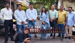   हांडीपारा के किराना दुकान में आबकारी का छापा, मप्र के कई ब्रांडों के शराब के साथ आरोपी गिरफ्तार 