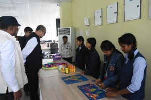   राज्यपाल रमेन डेका ने बीजापुर के सेन्ट्रल लाईब्रेरी का किया अवलोकन