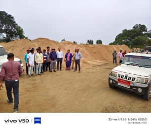 अवैध रेत भंडारण पर राजस्व और माइनिंग टीम की ने की कार्रवाई