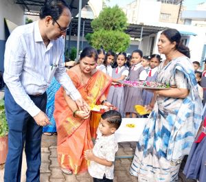  संत ज्ञानेश्वर विद्यालय में मनाया गया शाला प्रवेशोत्सव