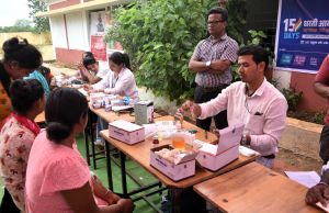 धरती आबा जनभागीदारी अभियान के अंतर्गत आयोजित लाभ संतृप्ति शिविरों में हितग्राहियों को मिल रहा है विभिन्न सौगात