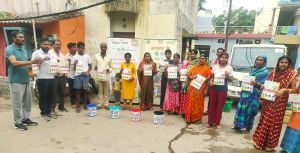 घर-घर जाकर नागरिकों को बता रहे कि 'हर दिन चुने सही बिन' घर-घर जाकर नागरिकों को बता रहे कि 'हर दिन चुने सही बिन'