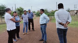 भूमि मालिको को सूचना पत्र का वितरण भूमि मालिको को सूचना पत्र का वितरण