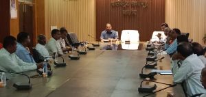 अपर कलेक्टर अजय किशोर लकरा ने ली जिले के समस्त पेट्रोल पंप संचालकों की बैठक अपर कलेक्टर अजय किशोर लकरा ने ली जिले के समस्त पेट्रोल पंप संचालकों की बैठक