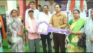 मझगांव शिविर में कई योजनाओं से मौके पर ही लाभान्वित हुए आदिवासी मझगांव शिविर में कई योजनाओं से मौके पर ही लाभान्वित हुए आदिवासी