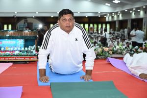 अंतरराष्ट्रीय योग दिवस पर कृषि मंडपम सभाकक्ष, कृषि महाविद्यालय में हुआ जिला स्तरीय कार्यक्रम अंतरराष्ट्रीय योग दिवस पर कृषि मंडपम सभाकक्ष, कृषि महाविद्यालय में हुआ जिला स्तरीय कार्यक्रम