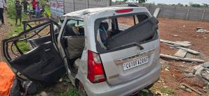 सड़क दुर्घटना में तीन लोगों की मौत, दो अन्य घायल सड़क दुर्घटना में तीन लोगों की मौत, दो अन्य घायल