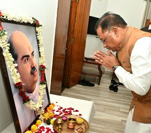  मुख्यमंत्री ने डॉ. श्यामा प्रसाद मुखर्जी की पुण्यतिथि पर श्रद्धांजलि अर्पित की