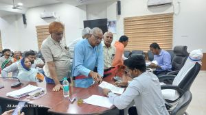 आंगनबाड़ी केंद्र के पास से घुरवा हटाने की मांग, बच्चों के स्वास्थ्य के लिए गंभीर खतरा आंगनबाड़ी केंद्र के पास से घुरवा हटाने की मांग, बच्चों के स्वास्थ्य के लिए गंभीर खतरा