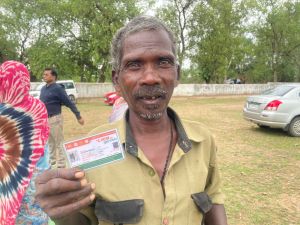 जनजातीय परिवारों के जीवन में आ रहा बदलाव जनजातीय परिवारों के जीवन में आ रहा बदलाव