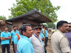 टीम प्रहरी अभियान : निगम जोन 2 अंतर्गत तेलघानीनाका चौक के समीप संचालित अवैध अहाता केन्द्र तोड़कर हटाने की कार्यवाही टीम प्रहरी अभियान : निगम जोन 2 अंतर्गत तेलघानीनाका चौक के समीप संचालित अवैध अहाता केन्द्र तोड़कर हटाने की कार्यवाही