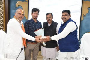 नई पीढ़ी को संविधान की हत्या के बारे में बताने के लिए यह आयोजन - सांसद श्री बघेल नई पीढ़ी को संविधान की हत्या के बारे में बताने के लिए यह आयोजन - सांसद श्री बघेल