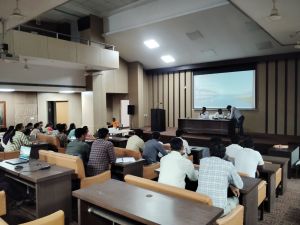 अधीक्षण अभियंता ने निगम के 35 नए उप अभियंताओं को दी तकनीकी जानकारी अधीक्षण अभियंता ने निगम के 35 नए उप अभियंताओं को दी तकनीकी जानकारी