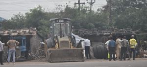 टीम प्रहरी निगम नगर निवेश ने मालवीय मार्ग, दलदल सिवनी मार्ग में अवैध ठेलों को हटाया टीम प्रहरी निगम नगर निवेश ने मालवीय मार्ग, दलदल सिवनी मार्ग में अवैध ठेलों को हटाया