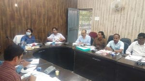 लंबित राजस्व प्रकरणों का शीघ्र निराकरण सुनिश्चित करेंः कलेक्टर श्रीमती मिश्रा लंबित राजस्व प्रकरणों का शीघ्र निराकरण सुनिश्चित करेंः कलेक्टर श्रीमती मिश्रा