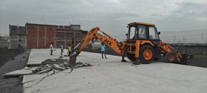 निगम ने अवैध प्लाटिंग करने के उद्देश्य से बनाई गई अवैध सीसी सड़क तोड़ी निगम ने अवैध प्लाटिंग करने के उद्देश्य से बनाई गई अवैध सीसी सड़क तोड़ी