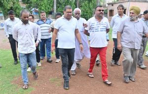 आयुक्त ने उद्यान रखरखाव करने एजेंसी को नोटिस देने के दिए निर्देश आयुक्त ने उद्यान रखरखाव करने एजेंसी को नोटिस देने के दिए निर्देश