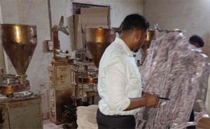 अवैध सितार निर्माण फैक्ट्री में दबिश, दस्तावेज के अभाव में फैक्ट्री सील अवैध सितार निर्माण फैक्ट्री में दबिश, दस्तावेज के अभाव में फैक्ट्री सील