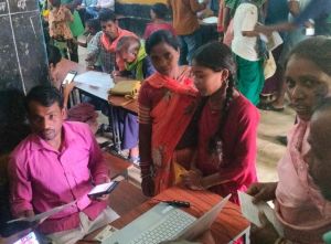 जबलपुर और भगत सरायपाली में धरती आबा ग्राम उत्कर्ष अभियान अंतर्गत जनजातीय जागरूकता शिविरों का हुआ आयोजन जबलपुर और भगत सरायपाली में धरती आबा ग्राम उत्कर्ष अभियान अंतर्गत जनजातीय जागरूकता शिविरों का हुआ आयोजन