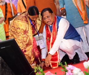 तेंदूपत्ता संग्राहकों के सम्मान में ‘चरण पादुका योजना’ का पुनः शुभारंभ – मुख्यमंत्री श्री साय तेंदूपत्ता संग्राहकों के सम्मान में ‘चरण पादुका योजना’ का पुनः शुभारंभ – मुख्यमंत्री श्री साय