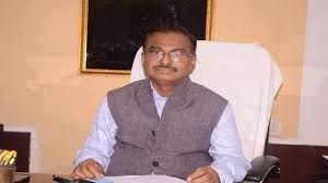 संभागायुक्त महादेव कावरे ने तामेश्वर ध्रुव को पंचायत सचिव के पद पर बहाल किया संभागायुक्त महादेव कावरे ने तामेश्वर ध्रुव को पंचायत सचिव के पद पर बहाल किया