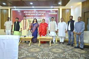 आपातकाल लागू कर इंदिरा गांधी ने सत्ता का दुरूपयोग करते हुए भारत के संविधान में संशोधन किया - सरोज पांडेय आपातकाल लागू कर इंदिरा गांधी ने सत्ता का दुरूपयोग करते हुए भारत के संविधान में संशोधन किया - सरोज पांडेय