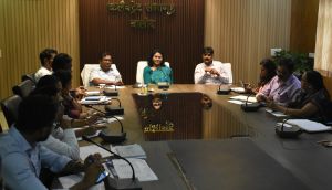 सघन वृक्षारोपण अभियान के तैयारियों के संबंध में कलेक्टर ने ली बैठक 