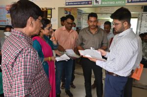  कलेक्टर ने पीएचसी अर्जुनी का किया निरीक्षण