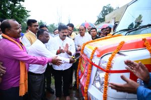  उपमुख्यमंत्री ने  बैगा बहुल्य क्षेत्र रेंगाखार में  एंबुलेंस सेवा की दी सौगात