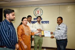 धरती आबा जनजातीय ग्राम उत्कर्ष अभियान: ग्राम पंचायत ढाबाड़ीह व बरडीह क़ो मिला सम्मान 