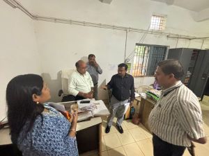 संभागायुक्त का आरंग दौरा, जनपद के 6 कर्मचारियों, नगर पालिका के लेखापाल, उप स्वास्थ्य केन्द्र प्रभारी को नोटिस