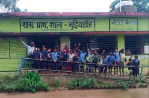  प्राथमिक शाला मुडियाडीह एवं नांदबारू में शिक्षा की नई रोशनी