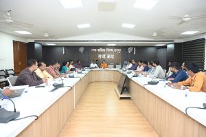 निगम जल कार्य विभाग सलाहकार समिति की बैठक में पहुंची महापौर मीनल चौबे