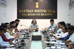 कलेक्टर ने टीएल बैठक में की खाद - बीज वितरण की समीक्षा