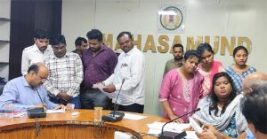 सीईओ एस. आलोक ने जन चौपाल में सुनी आम जनों की समस्याएं सीईओ एस. आलोक ने जन चौपाल में सुनी आम जनों की समस्याएं