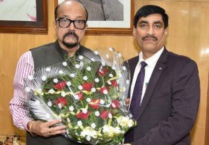  राज्यपाल श्री डेका से कुलपति ने की सौजन्य भेंट