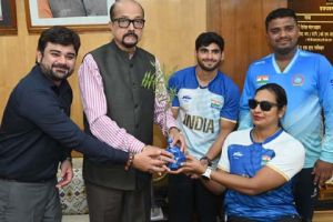  राज्यपाल श्री डेका से भारतीय पैरा डोंगी एथलीट खिलाड़ियों ने की भेंट