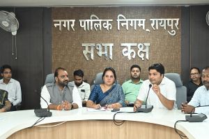 किसी भी घर में जलभराव ना हो, इस हेतु सभी जोन कमिश्नर यथासम्भव प्रयास करें -महापौर मीनल चौबे 