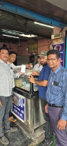 निगम जोन 5 स्वास्थ्य विभाग ने सुन्दर नगर में जय माता दी भोजनालय सहित फल ठेलों में गन्दगी मिलने पर 2600 रूपये ई जुर्माना वसूला