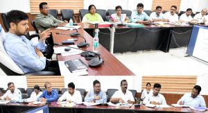 राजस्व अधिकारियों की बैठक में कृषक पंजीयन की स्थिति की समीक्षा की और दिए आवश्यक दिशा-निर्देश राजस्व अधिकारियों की बैठक में कृषक पंजीयन की स्थिति की समीक्षा की और दिए आवश्यक दिशा-निर्देश