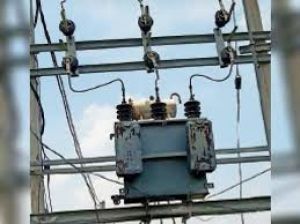 मुख्यमंत्री कैंप कार्यालय की पहल पर ग्राम केनाडांड़ में बदला गया ट्रांसफार्मर मुख्यमंत्री कैंप कार्यालय की पहल पर ग्राम केनाडांड़ में बदला गया ट्रांसफार्मर